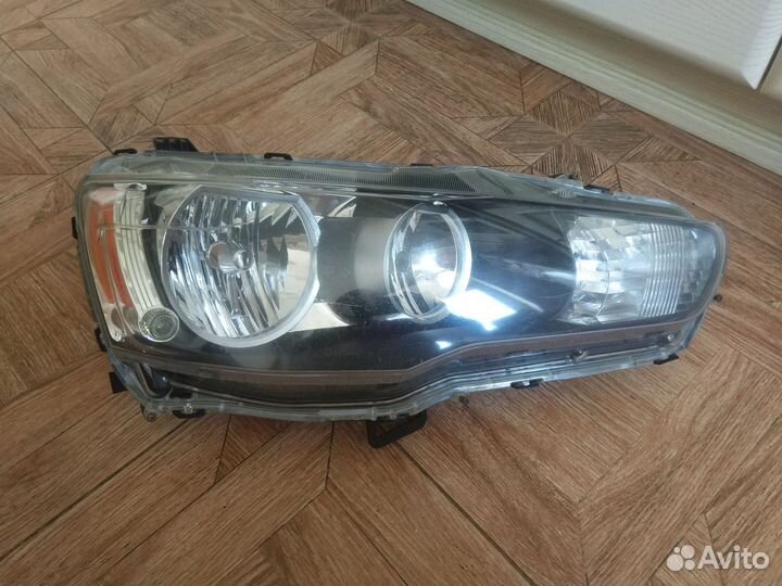 Фара правая на mitsubishi lancer 10 бу 07-17г