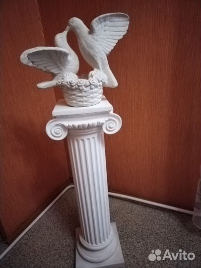 Статуя из гипса Голуби