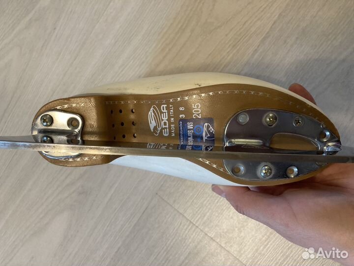 Фигурные коньки edea