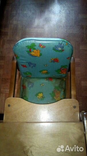 Стол и стул для кормления из натурального дерева