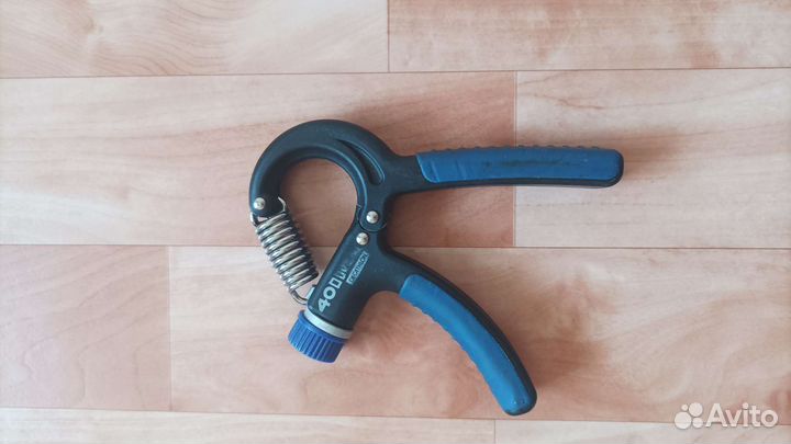 Эспандер кистевой регулируемый Decathlon