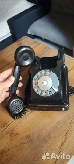 Старинный телефон