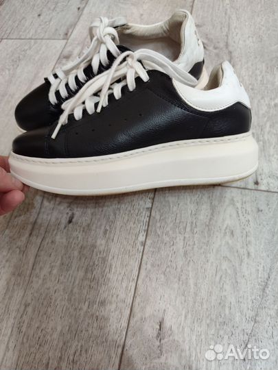 Кожаные красовки на девочку