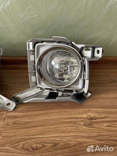 Противотуманные фары на Toyota Land cruiser 200