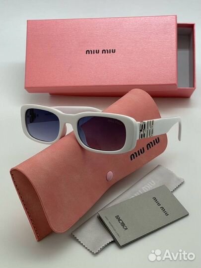 Солнцезащитные очки miu miu