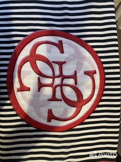 Шарфы и палантины guess