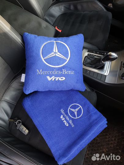 Автомобильный набор: подушка и плед