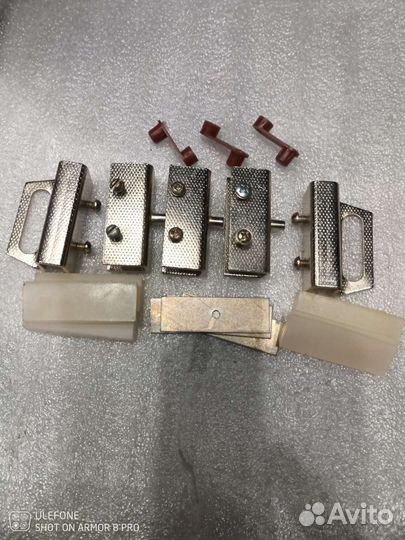 Петли для стеклянных дверей