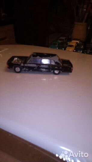 Модель автомобиля 1:43 СССР чайка газ 14