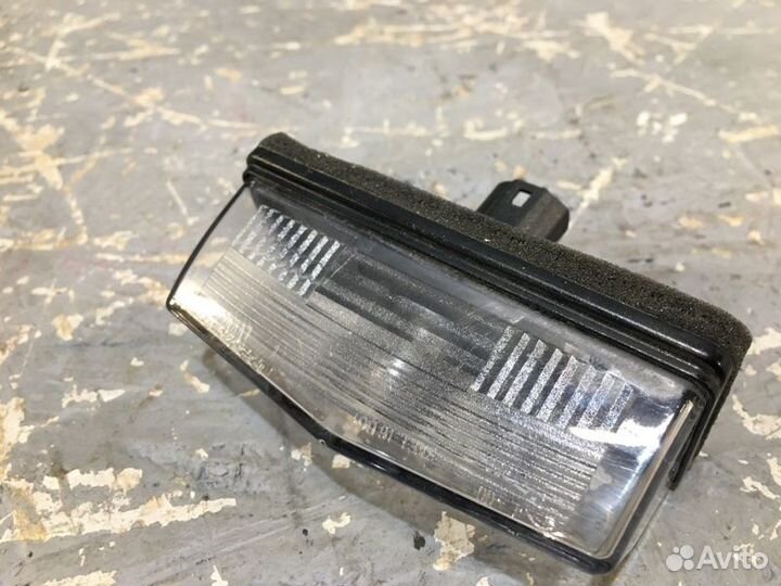 Фонарь подсветки номера Toyota C-Hr