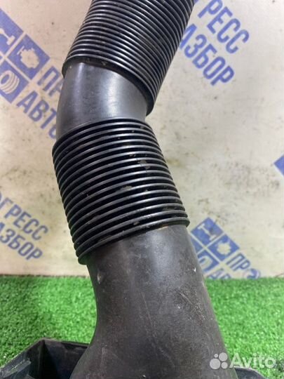 Патрубок воздушного фильтра Volkswagen Polo седан