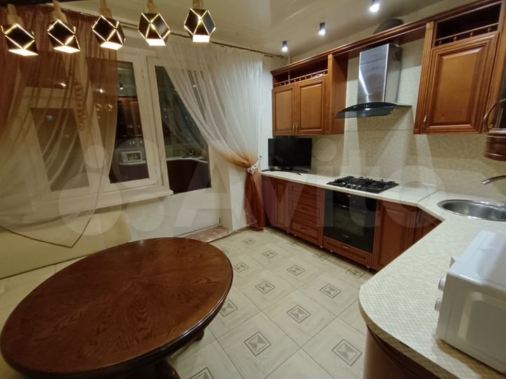 2-к. квартира, 75 м², 8/10 эт.