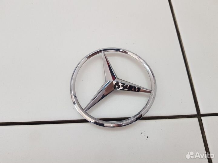 Эмблема крышки багажника (Mercedes-Benz GLE)