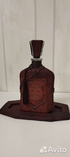 Штоф, графин в коже