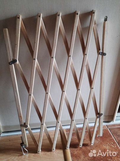 Ворота безопасности на лестницу для детей