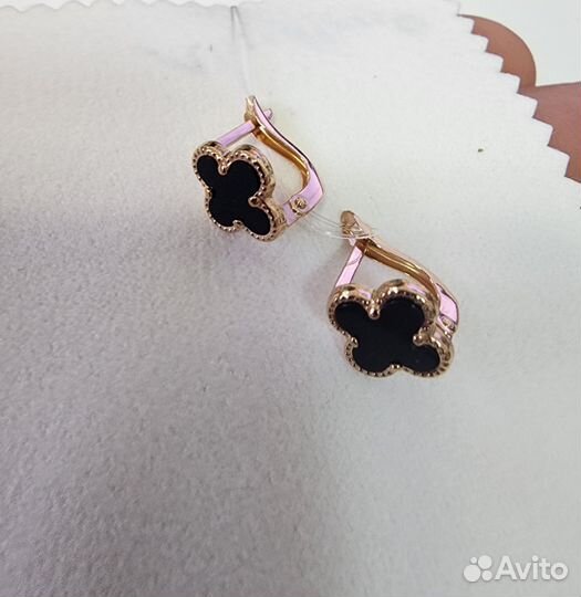 Золотые серьги Van Cleef