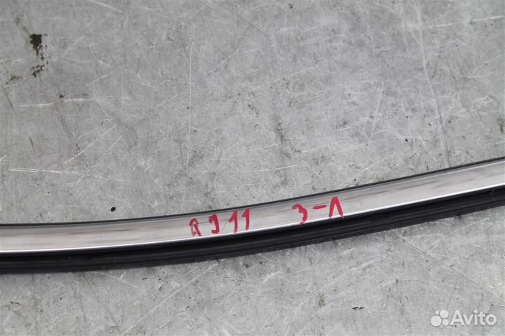 Молдинг двери задней левой Nissan Qashqai J11