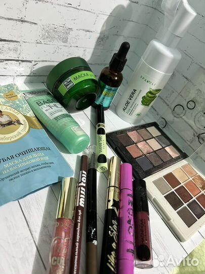 Косметика и уходовые средства пакетом
