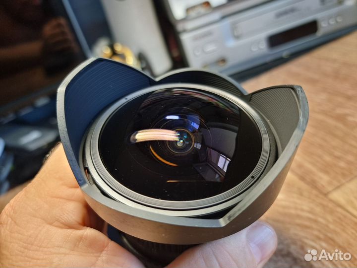 Объектив Samyang 8mm f/3.5 для Canon EF-S