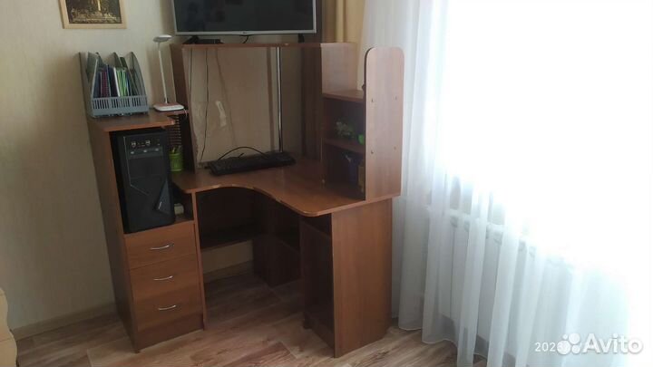 Компьютерный стол, угловой