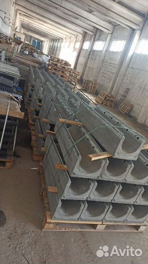 Лоток водоотводный бетонный, пластиковый