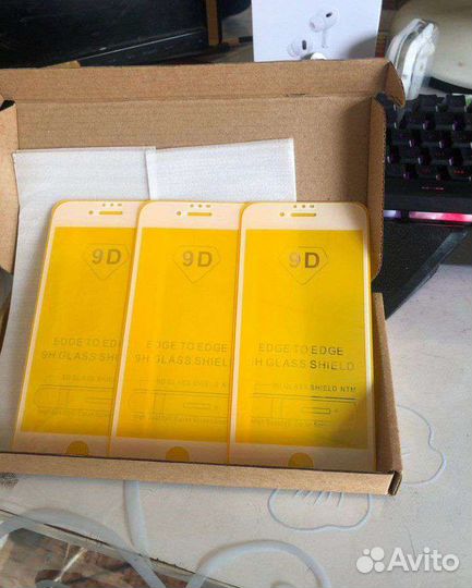 Защитное стекло на iPhone 7/8/SE