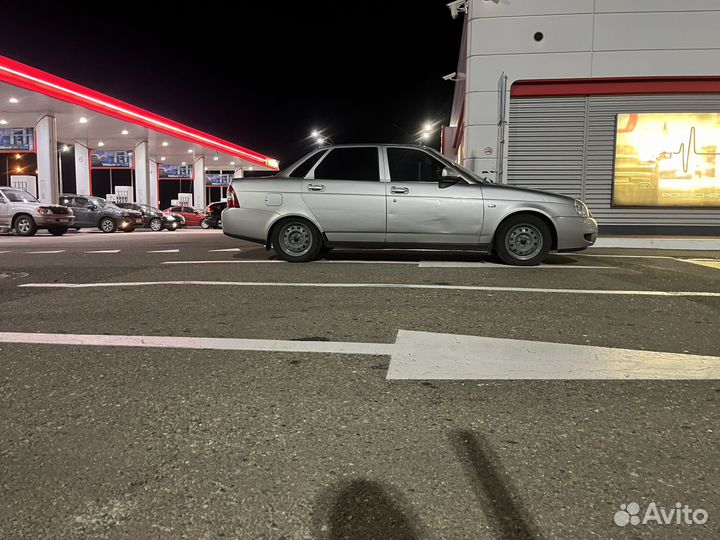 Капот на priora