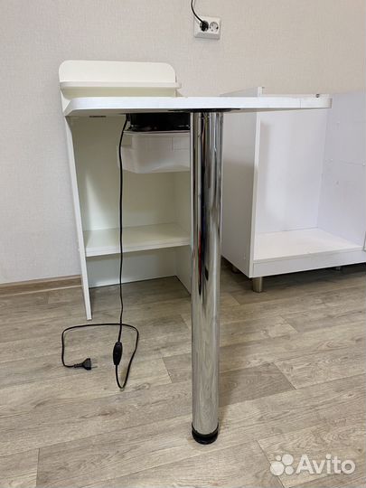 Раскладной маникюрный стол с вытяжкой