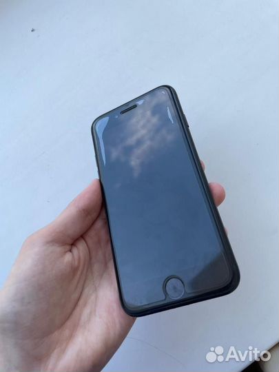 Продам iPhone 7 32gb