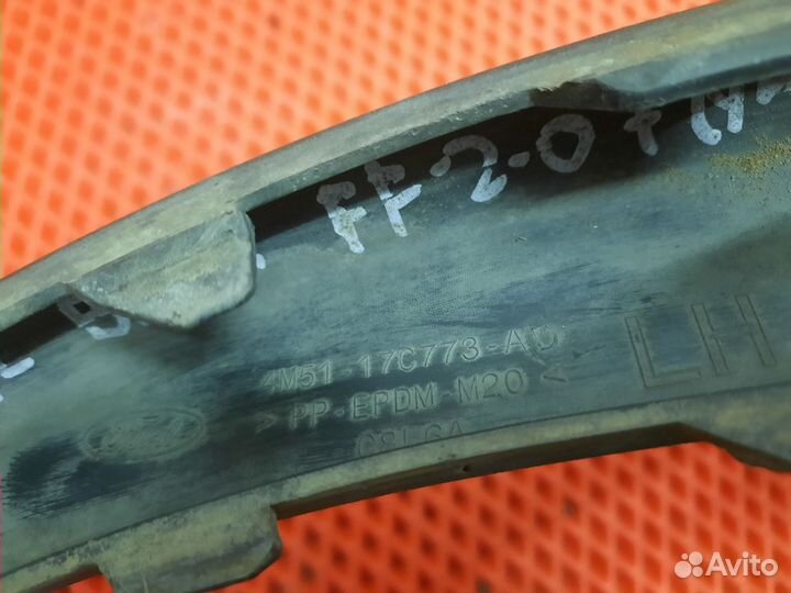 Молдинг заднего бампера левый Ford Focus 2