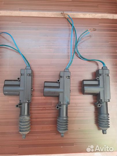 Активатор центрального замка saturn