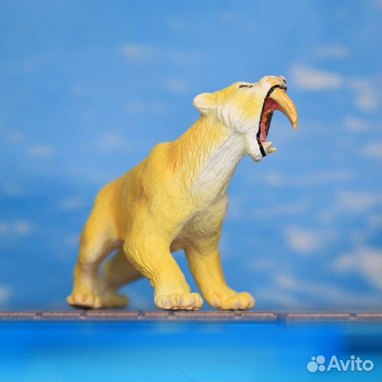 Фигурка Eikoh Смилодон