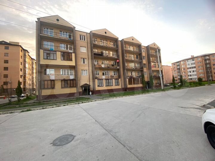 2-к. квартира, 93 м², 4/5 эт.