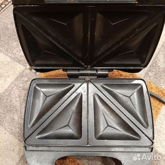 Сендвичница