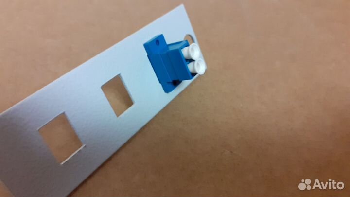 Планка оптического кросса, 8 портов LC, 4 порта SC