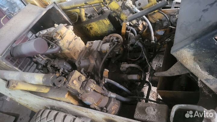 Мини-погрузчик UNC 060, 2000