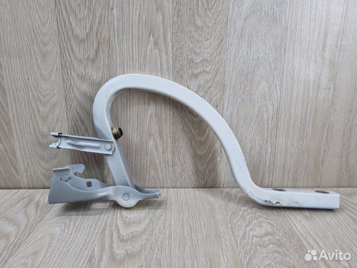 Петля крышки багажника левая Hyundai Solaris 2