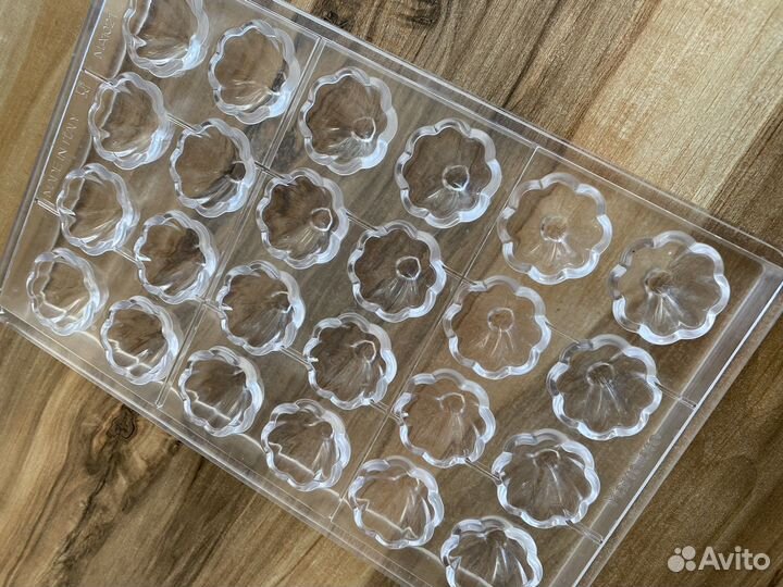 Поликарбонатная форма для шоколада