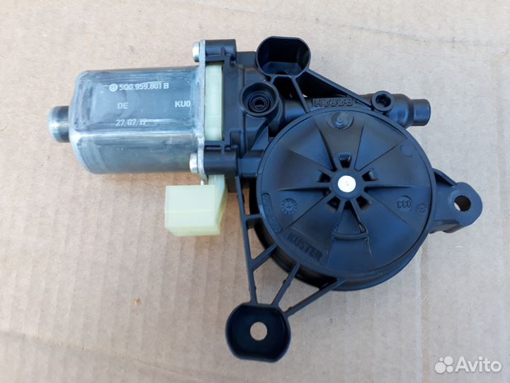 Мотор стеклоподъемника передний Skoda Octavia A7