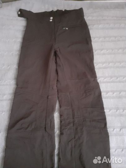 Горнолыжная куртка, брюки, шарф, шапка