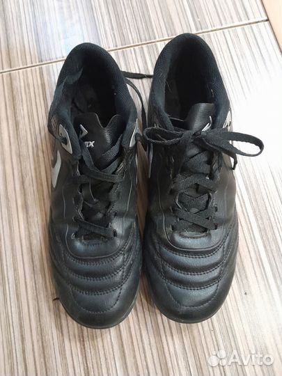 Бутсы футбольные 39 размер