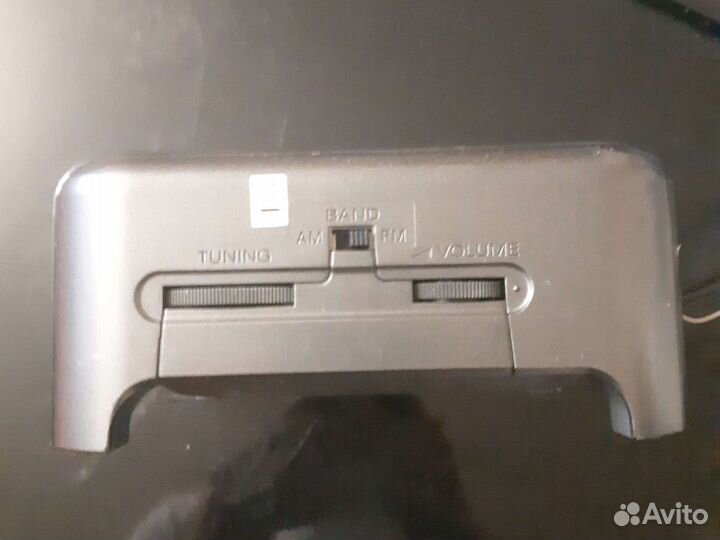 Часы/радио/будильник Sony