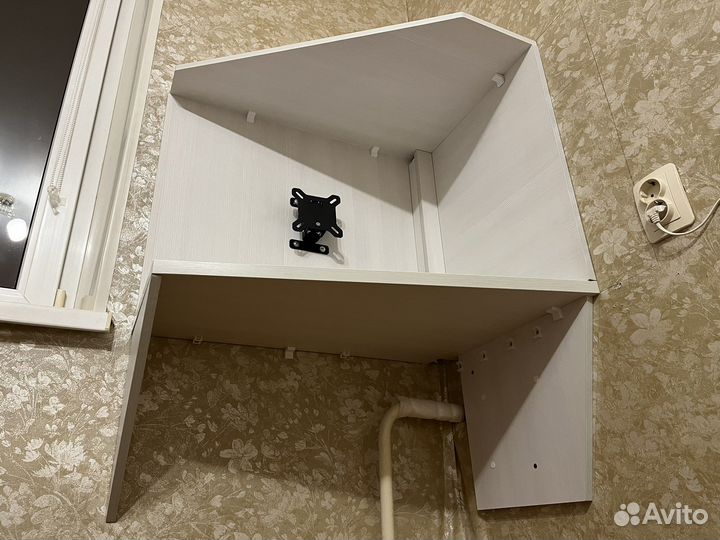 Компьютерный стол угловой