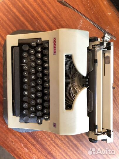 Печатная пишущая машинка