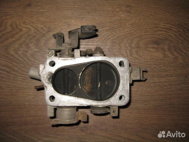 Заслонка дроссельная Audi 100 (C3) III (1982–1987)