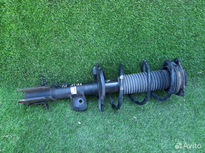 263 Стойка амортизатора F/L Nissan Juke I YF15