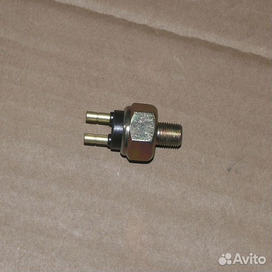 Выключатель сигнала торможения урал гидрав (соатэ)