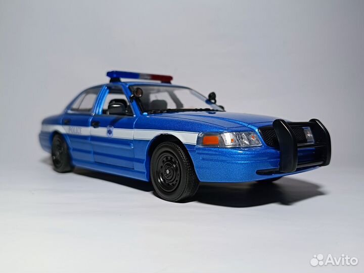 2001 Ford Crown Victora Police 1:24 Greenlight