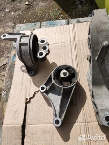 Кронштейны двигателя Опель Астра Н-Зафира Б