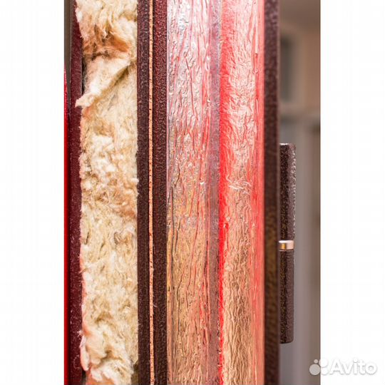 Уличная входная дверь 